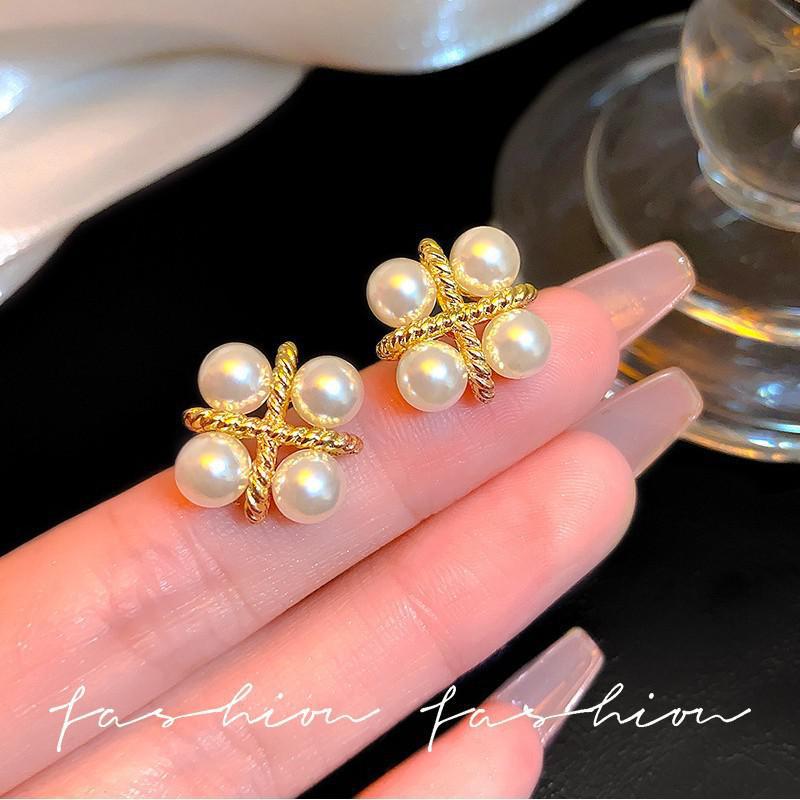 Brincos de Pérola com Cruz em  - Pearl Earring Stud avaliação e preço